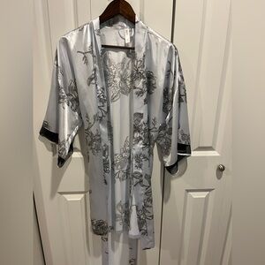 NWOT Gilligan & OMalley Bathrobe Bath Robe M/L Pale Blue & Black Floral Print